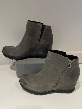 $210 Sorel Joan of Arctic Wedge II Zip. Waterproof Quarry gray Leather Size 10